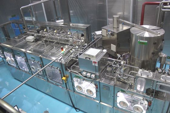 주류및음료 쥬스를 위한 30000BPH 무균 냉각 충전 기계